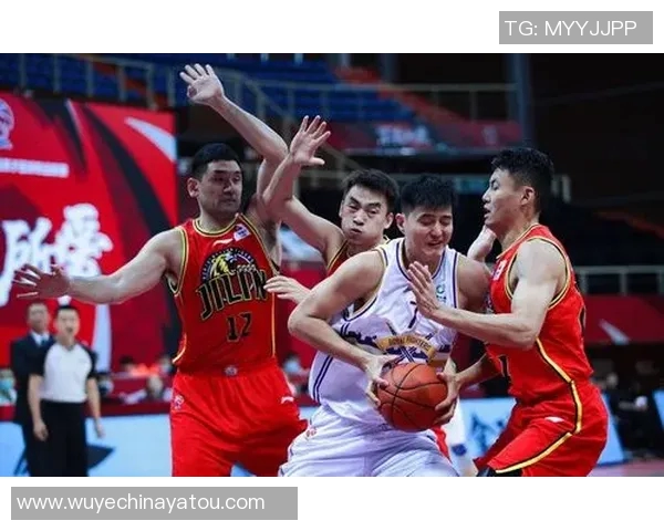 广州篮球队以67分领跑大满贯积分榜展现强劲实力